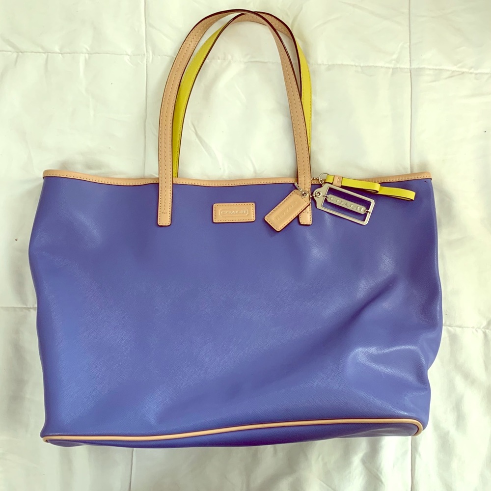 COACH Tote